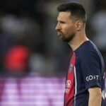 Messi se despide de París entre abucheos