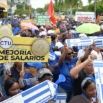 Miles marchan hacia Ministerio de Trabajo por reivindicaciones