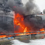 Un dron ucraniano provoca un incendio en refinería de Moscú
